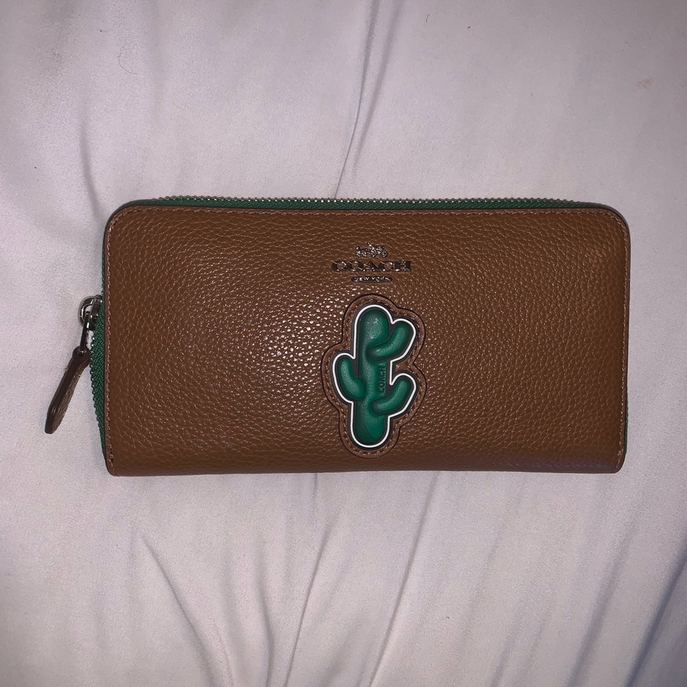 Coach cactus wallet